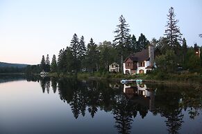 Chalets Le Village Suisse