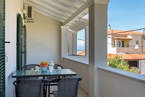 Marias Seaside Apartments