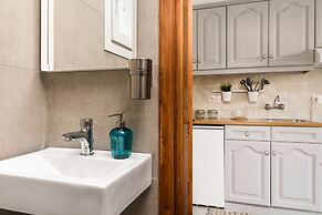 Marias Seaside Apartments