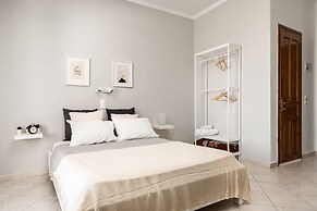 Marias Seaside Apartments