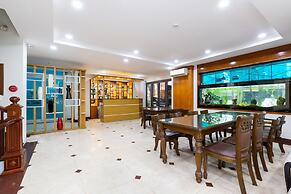 Sunny Hotel and Apartment