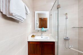 Sunny Hotel and Apartment