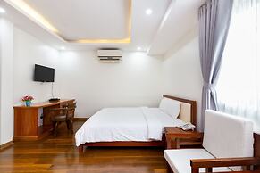 Sunny Hotel and Apartment