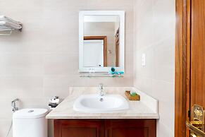 Sunny Hotel and Apartment