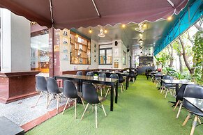 Sunny Hotel and Apartment