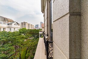 Sunny Hotel and Apartment