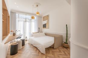 Chandakos 8 Design Apartments