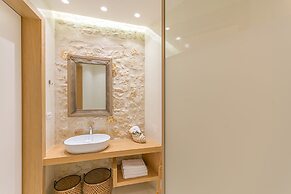 Chandakos 8 Design Apartments