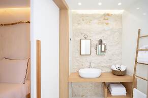 Chandakos 8 Design Apartments