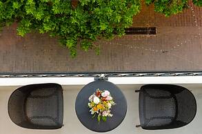 Chandakos 8 Design Apartments