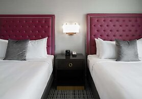 The Axis Moline Hotel, Tapestry Collection by Hilton