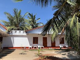 Palm view inn-Nilaveli