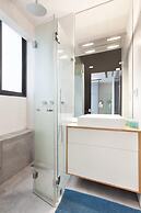 London in Tel Aviv - stay at my place