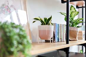 London in Tel Aviv - stay at my place