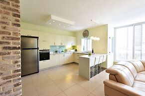 Gordon Beach Luxury PRK Stay at My Place