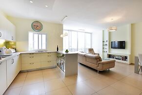 Gordon Beach Luxury PRK Stay at My Place