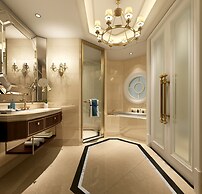 Ramada Plaza by Wyndham Anshun