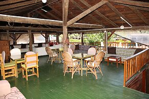 Olimpos Salinas Wooden Houses