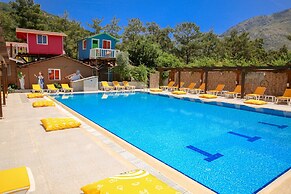 Olimpos Salinas Wooden Houses