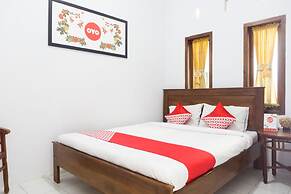 OYO 801 Hansa Homestay