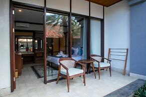 Lovina Beach Club & Resort