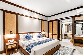 Lovina Beach Club & Resort