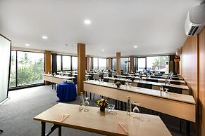 Lovina Beach Club & Resort