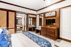 Lovina Beach Club & Resort