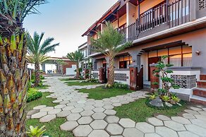 Lovina Beach Club & Resort