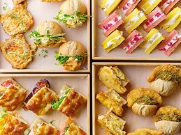 THE LIVELY OSAKA HONMACHI