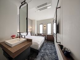 THE LIVELY OSAKA HONMACHI