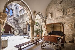 Get Split Luxury Apartment