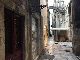 Get Split Luxury Apartment