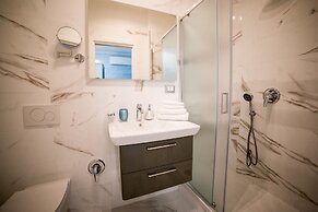 St. Peter Area Luxury Suites