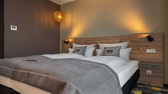 Holiday Inn - the niu, Timber Esslingen, an IHG Hotel