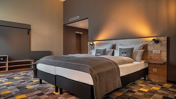 Holiday Inn - the niu, Timber Esslingen, an IHG Hotel