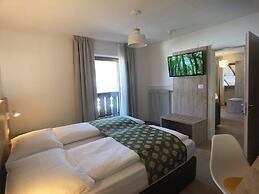 HOTEL KRONPLATZER HOF