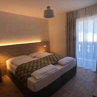 HOTEL KRONPLATZER HOF