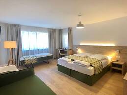 HOTEL KRONPLATZER HOF
