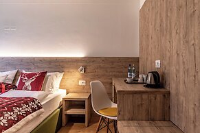 HOTEL KRONPLATZER HOF