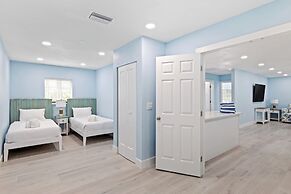 THE Palmview AND Sandpiper Inns