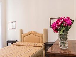 RSH Spanish Steps Luxury Apartment