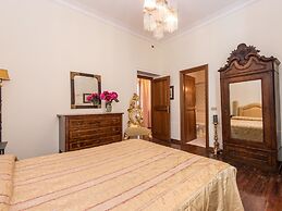RSH Spanish Steps Luxury Apartment