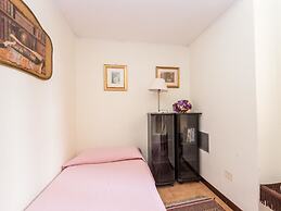 RSH Spanish Steps Luxury Apartment
