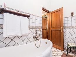RSH Spanish Steps Luxury Apartment
