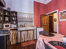 RSH Spanish Steps Luxury Apartment