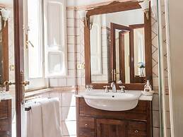 RSH Spanish Steps Luxury Apartment