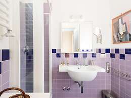 RSH Vatican Comfortable Sunny Apartment