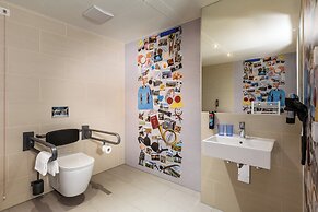 Holiday Inn – the niu, Mesh Stuttgart Messe