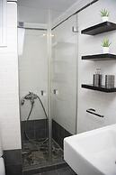 Amazing Renovated Penthouse In Pagkrati